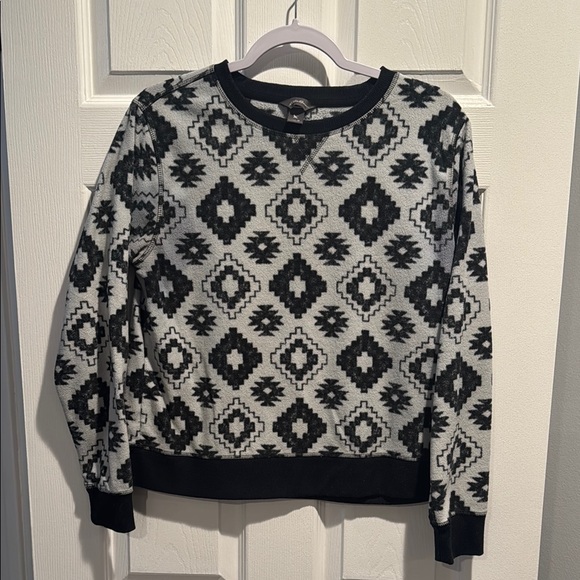 Eddie Bauer Black and White Crew Neck Sweater - Picture 1 of 4